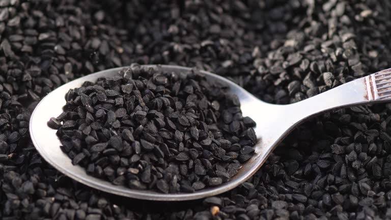 تصویر 1 از سیاه دانه خرد شده تازه