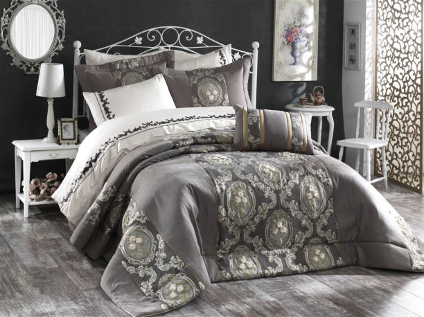 تصویر 5 از روتختی مخمل ساده تک‌ رنگ بدون طرح