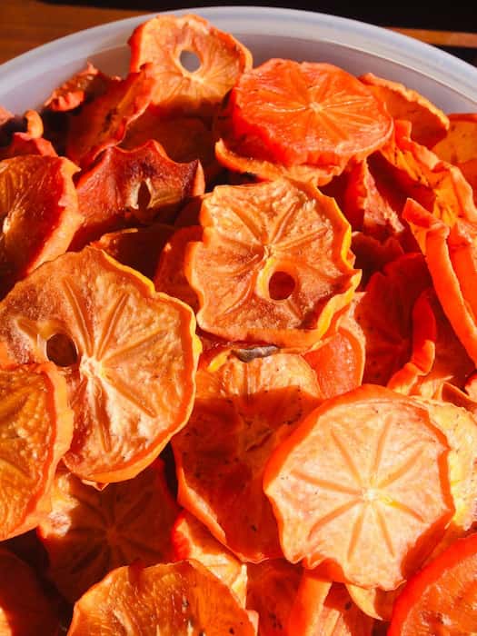 خرمالو خشک اسلایس شده خوش طعم و تازه مناسب پذیرایی