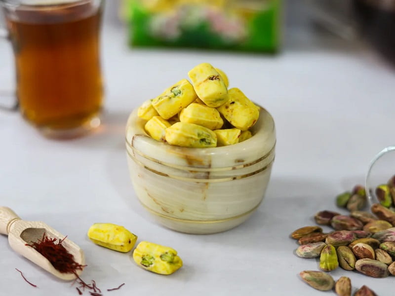 شکر پنیر زعفرانی اعلا با رنگ طلایی و عطر طبیعی