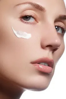 کرم طلایی پوست مناسب برای پوست درخشان و نرم