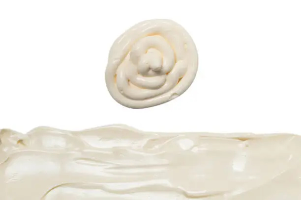 کرم روشن کننده پوست صورت ترکیبات گیاهی و ملایم