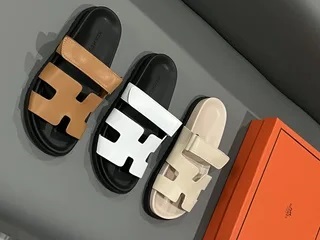 صندل هرمس اورجینال با رنگ‌ های فانتزی و جذاب