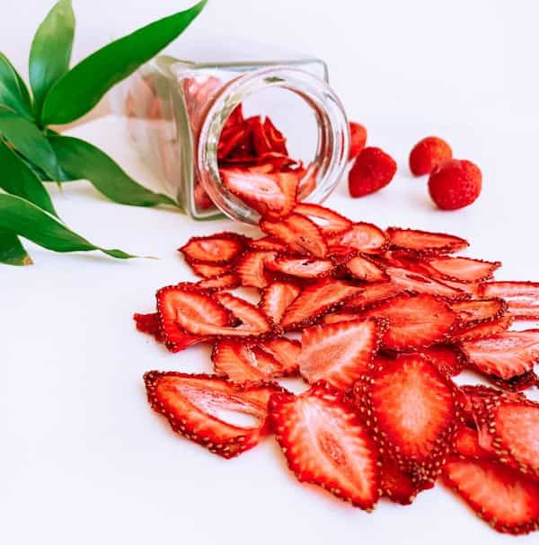 تصویر 4 از توت فرنگی خشک تازه و خوش‌ رنگ ممتاز بسیار باکیفیت