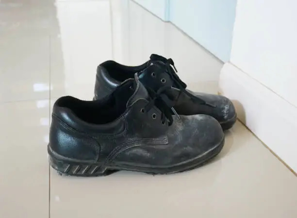 کفش ایمنی هیراد محافظ پا زیره مستحکم