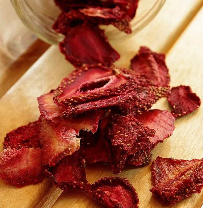 تصویر 2 از توت فرنگی خشک تازه و خوش‌ رنگ ممتاز بسیار با کیفیت و قیمت مناسب