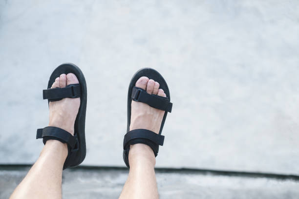 صندل دخترانه مشکی ساده و کاربردی هماهنگ با انواع پوشش