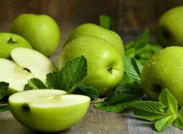 سیب درختی دزفول سالم و مقوی برای میان وعده ها