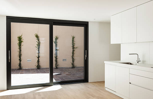 تصویر 3 از پنجره پروفیل آلومینیوم شیشه سکوریت ضد ضربه