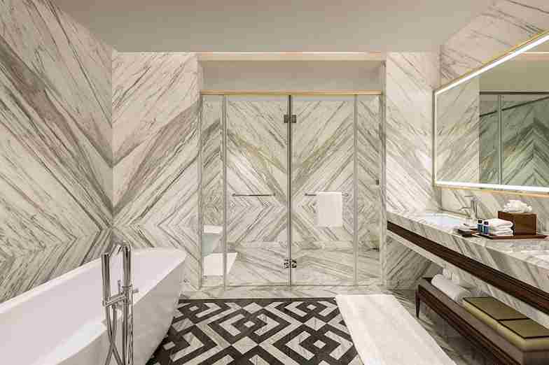 تصویر 3 از کاشی شمس با ترکیب رنگ‌ های هماهنگ و جذاب