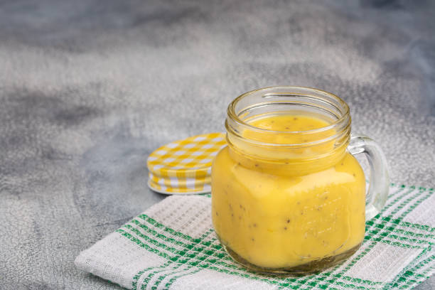 تصویر 3 از شیربادام نیمه آماده تهیه‌ شده از بادام خالص با طعمی ملایم و بافتی کرمی