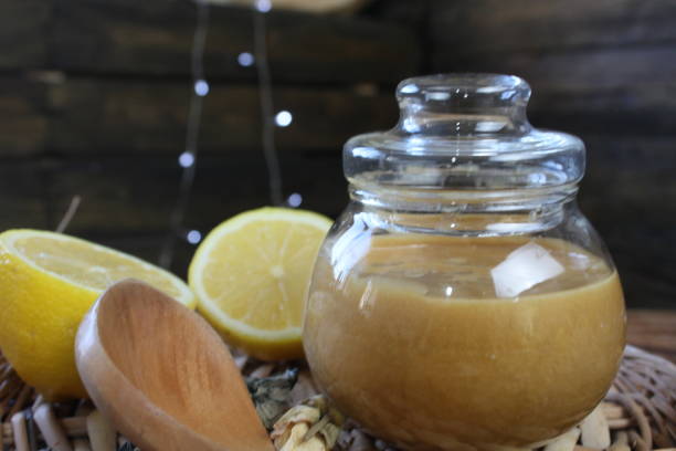 تصویر 2 از شیربادام نیمه آماده تهیه‌ شده از بادام خالص با طعمی ملایم و بافتی کرمی