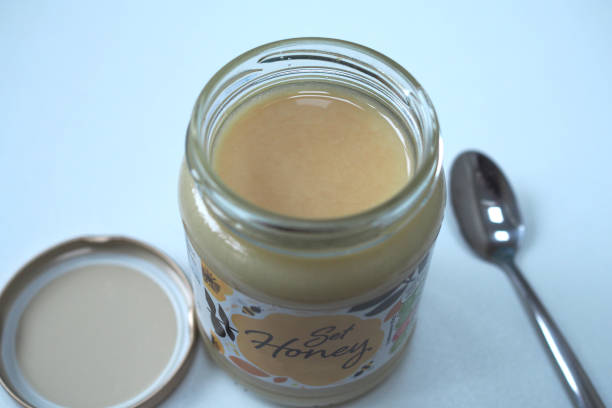 تصویر 4 از شیربادام نیمه آماده تهیه‌ شده از بادام خالص با طعمی ملایم و بافتی کرمی