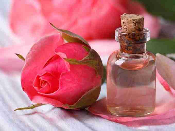 تصویر 1 از گلاب عطر سازی با عطر تند تر نسبت به قمصر