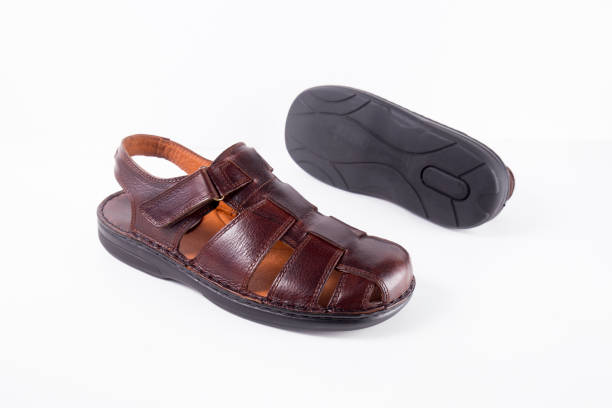 صندل مردانه چرم طبیعی سبک و مناسب سفر