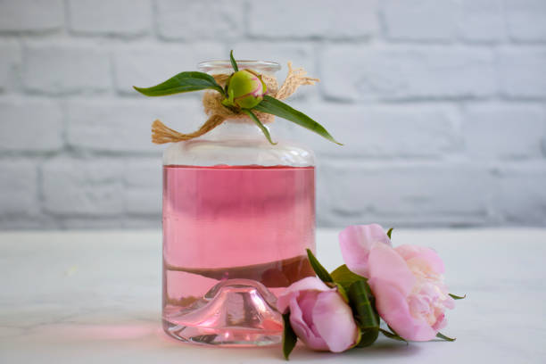 تصویر 1 از گلاب یک لیتری تولید شده از گل‌ های مرغوب