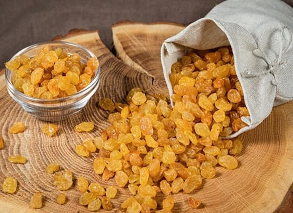 کشمش زرد خوش‌طعم برای آجیل و دسر