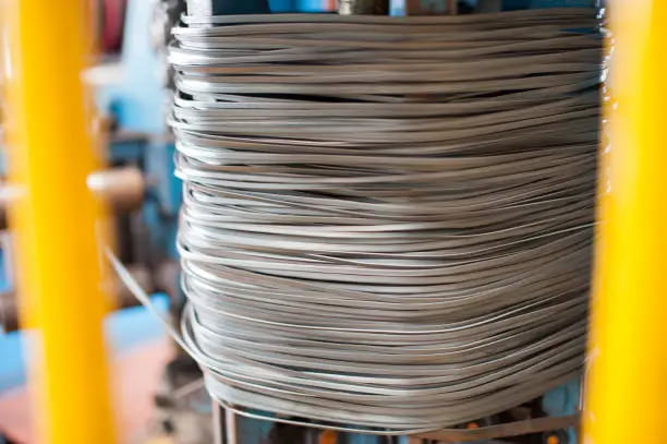 سیم مفتولی گالوانیزه ایده‌ آل برای کار های صنعتی