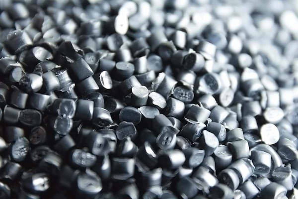 تصویر 1 از کمپاند پلی‌ اتیلن سنگین مقاوم و با دوام در صنایع بسته‌بندی و لوله‌سازی