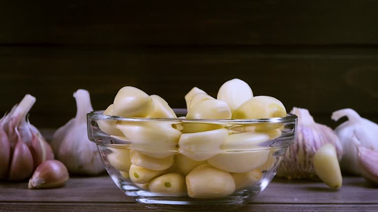 تصویر 3 از سیر سفید مرواریدی طعم‌ دهنده قدرتمند و طبیعی غذاها