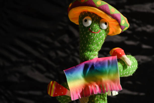 تصویر 4 از عروسک کودک کاکتوس رقصنده در مدل شارژی حرکتی جذاب