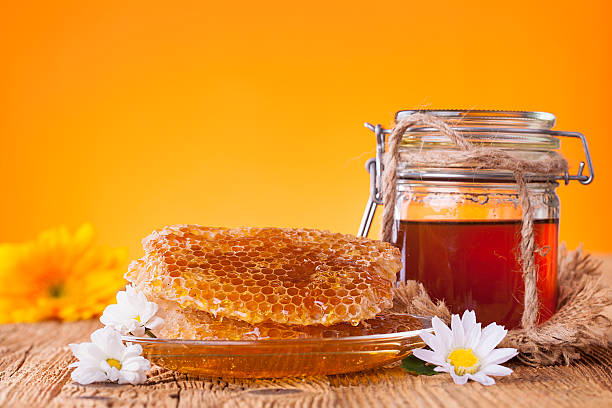 عسل گون آویشن با رایحه طبیعی گیاهان کوهستانی