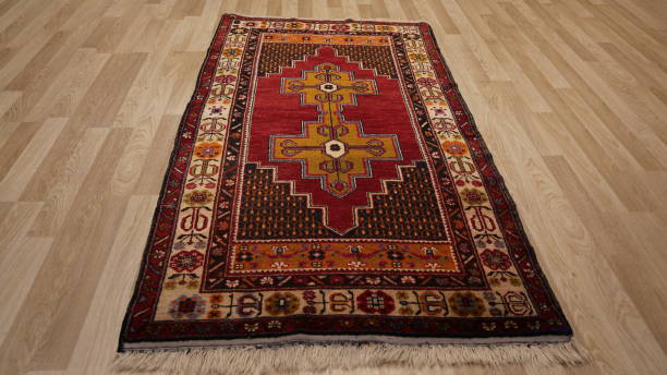 تصویر 1 از فرش دستباف لاکی طرح سنتی رنگ درخشان