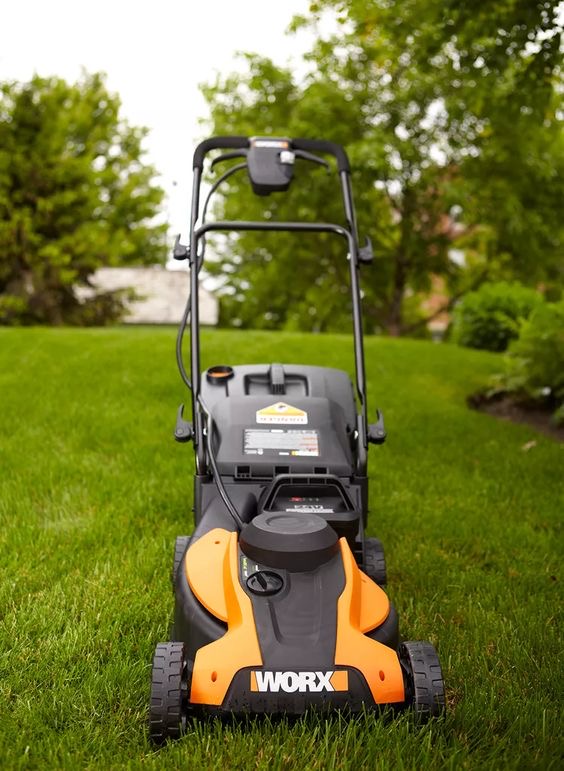 تصویر 1 از چمن زن برقی با موتور پر قدرت و صدای کم