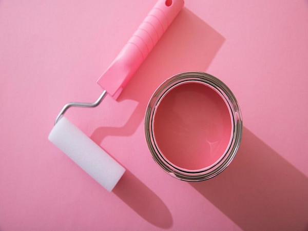 رنگ پلاستیکی صورتی با جلوه مات یا براق مدرن