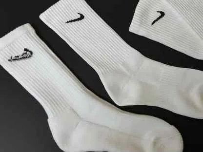 تصویر 3 از جوراب ورزشی جوما راحت و سبک