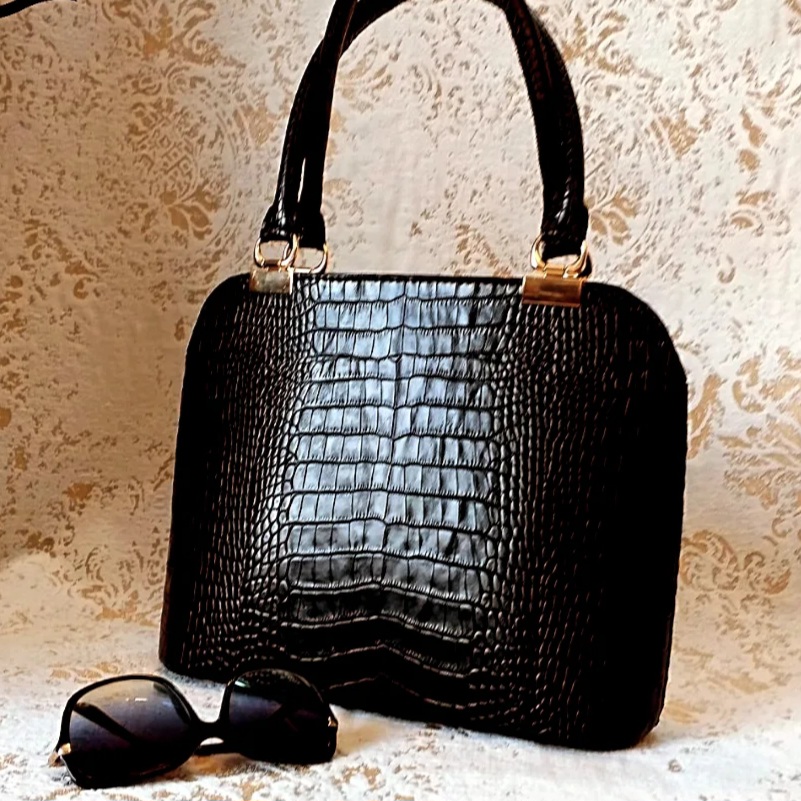 کیف دوشی زنانه مجلسی چرم دستدوز درفروش فوق العاده