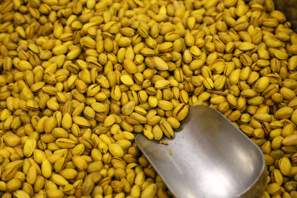 تصویر 2 از پسته احمد آقایی زعفرانی درجه یک ممتاز