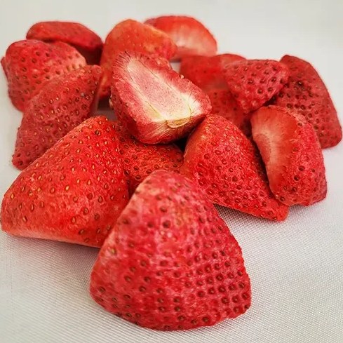 خرید و قیمت توت فرنگی خشک پفکی