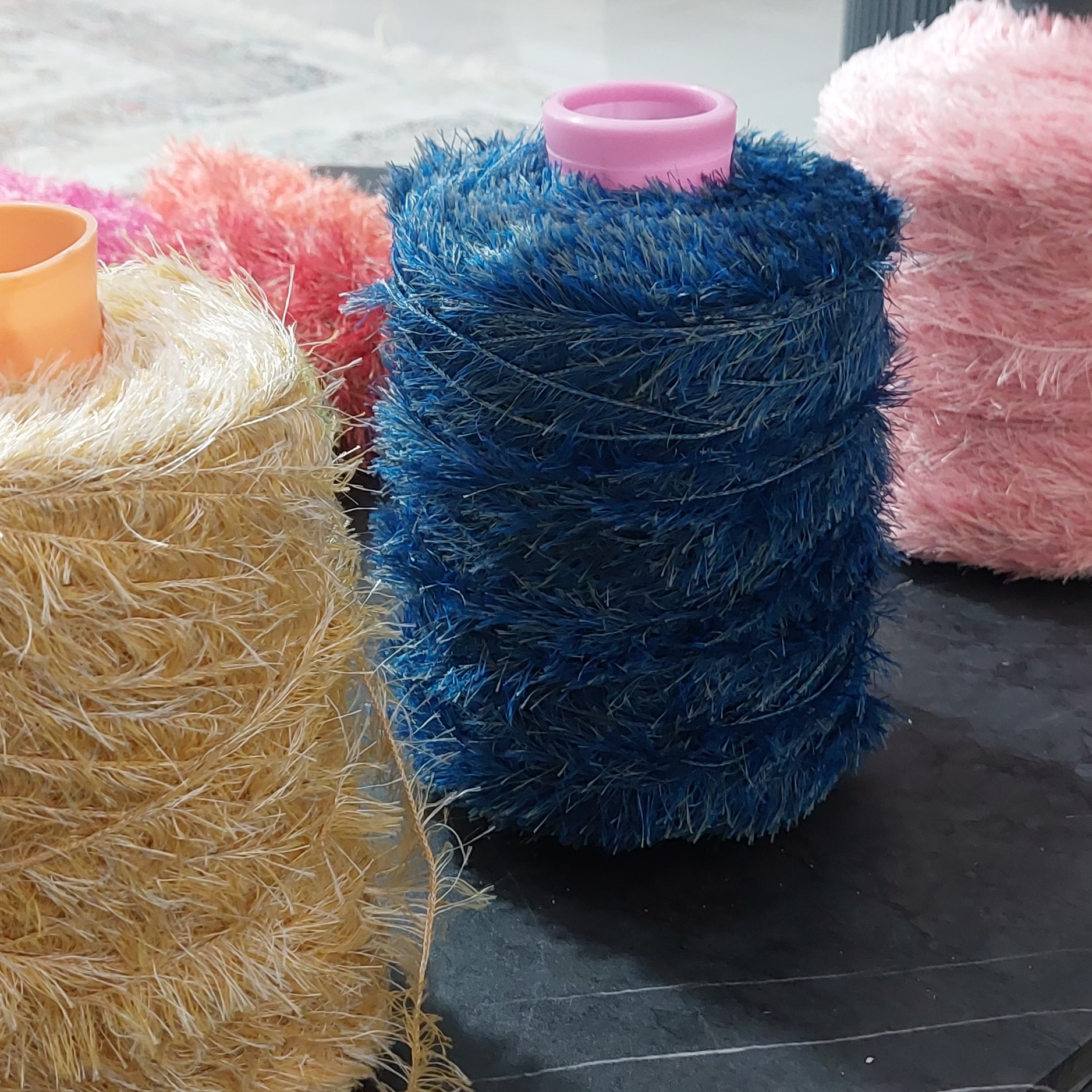 نخ کاموا یوموش گلستان با کیفیت استاندارد