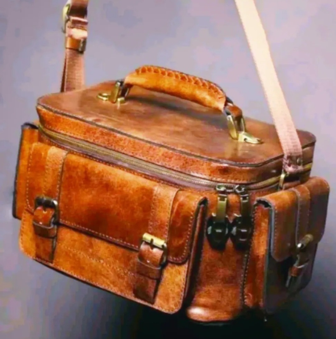کیف صندوقی چرم دستدوز درفروش ویژه