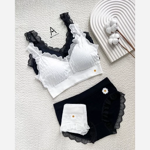 تصویر 2 از ست راحتی و نخی نیم تنه شورت با طرح بابونه