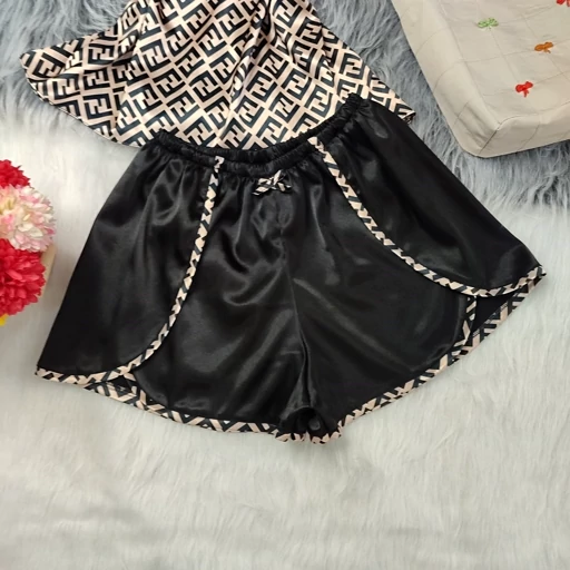 تصویر 1 از ست تاپ و شلوارک لاکچری ساتن الیکس ابریشم