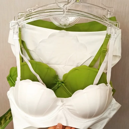 ست شورت و سوتین اسفنجی بدون فنر لیزری