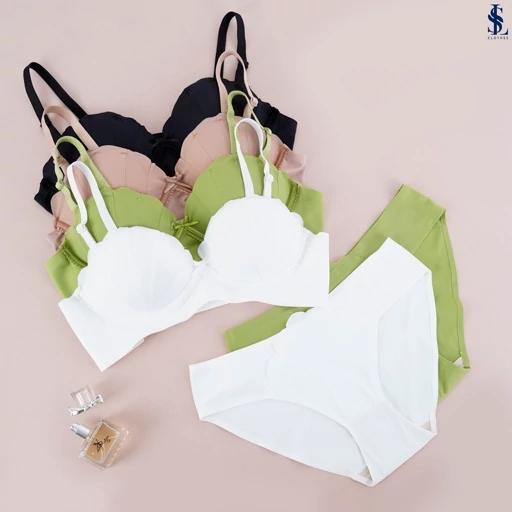 تصویر 2 از ست شورت و سوتین اسفنجی بدون فنر لیزری