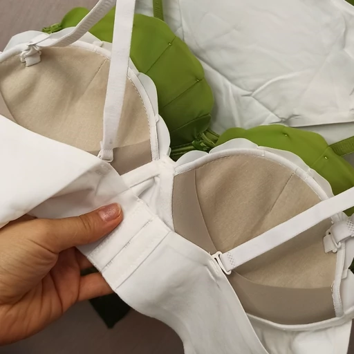 تصویر 1 از ست شورت و سوتین اسفنجی بدون فنر لیزری