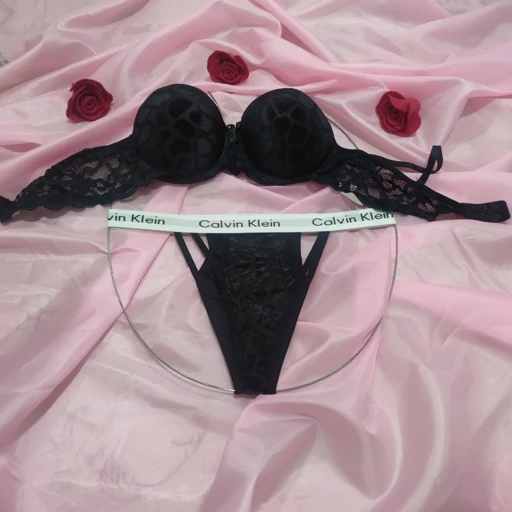 ست شورت و سوتین اسفنجی فنردار فانتزی مخمل