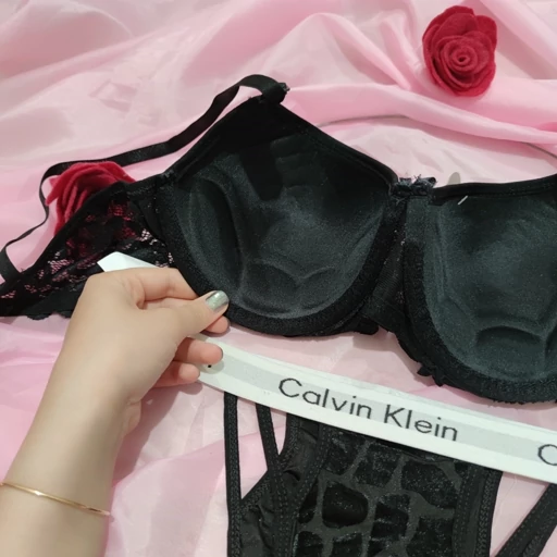 تصویر 2 از ست شورت و سوتین اسفنجی فنردار فانتزی مخمل