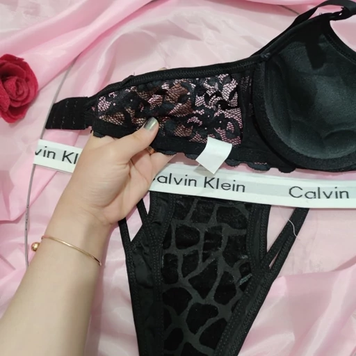 تصویر 1 از ست شورت و سوتین اسفنجی فنردار فانتزی مخمل