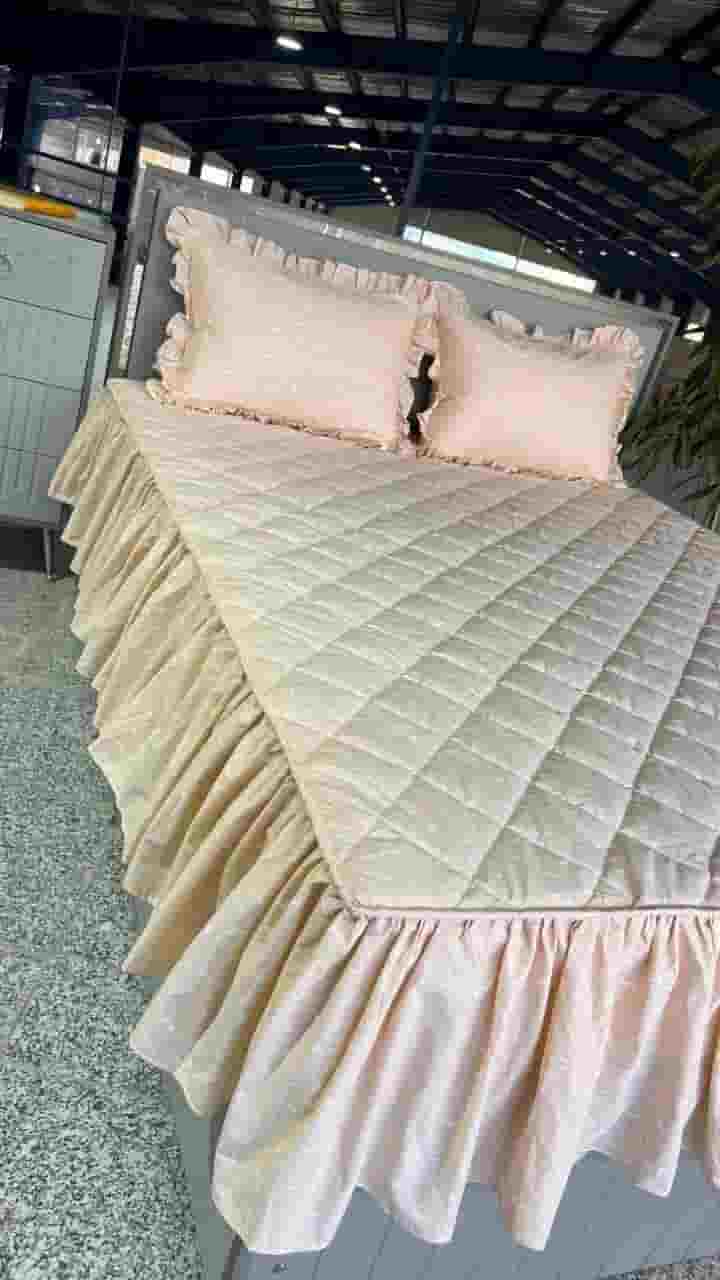 تصویر 1 از تولید و فروش عمده نیم ست رو تختی پنبه دوزی چین دار