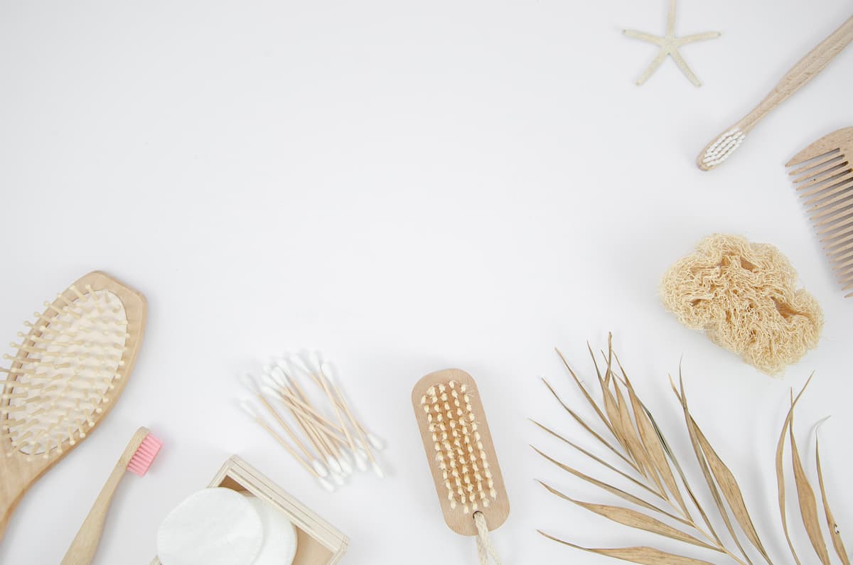 تصویر 1 از قیمت عمده شانه و برس مو چوبی و پلاستیکی