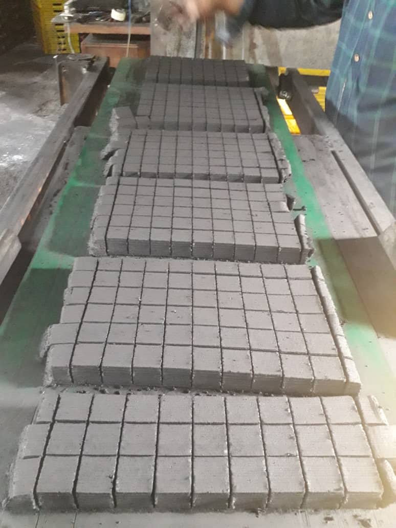 فروش زغال مکعبی (حبه‌ای) قلیانی فشرده صد در صد کربن پسته ویژه صادراتی