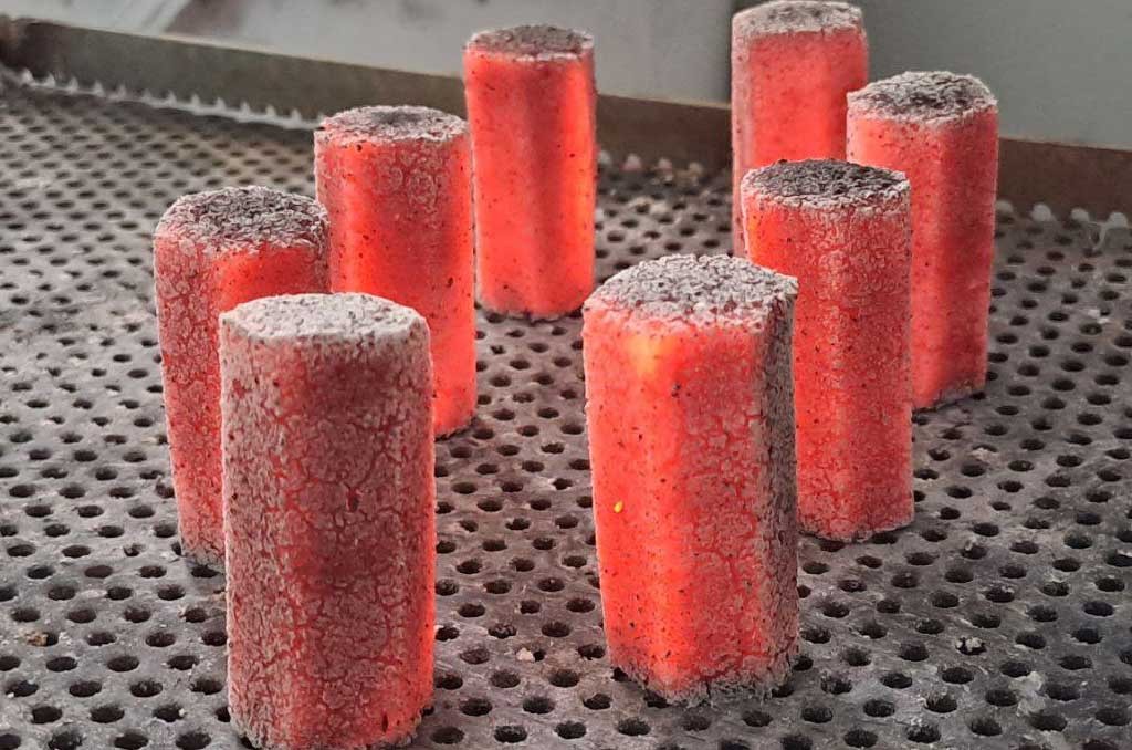 زغال قلیانی فشرده صد در صد کربن پسته ویژه صادرات