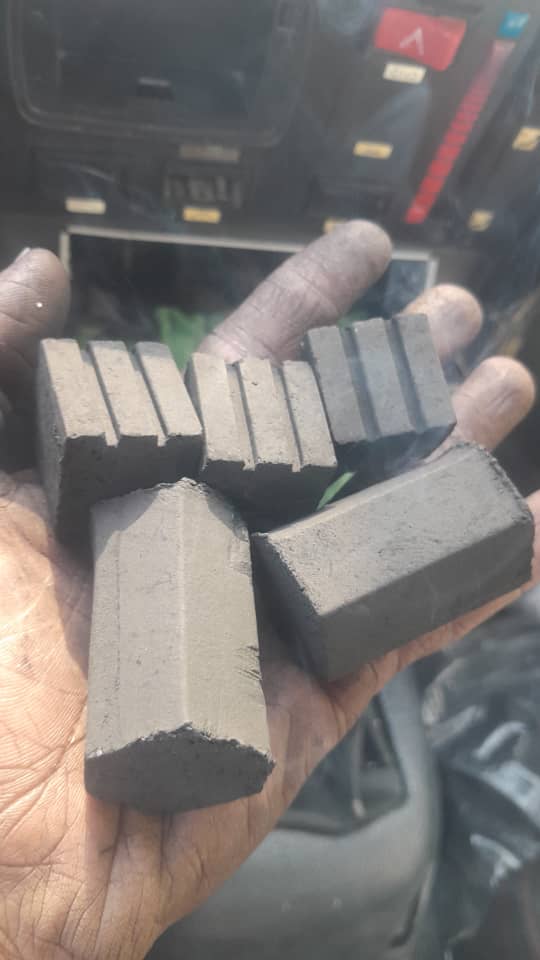 زغال حبه ای شیاردار قلیانی صد در صد کربن پسته