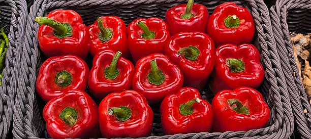 تصویر 1 از فلفل دلمه ای قرمز درشت سایز یکنواخت