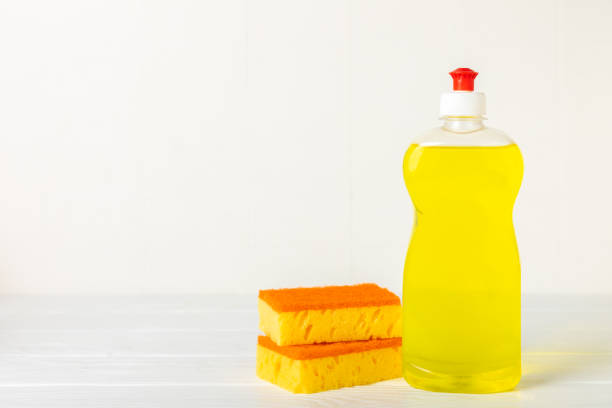 مایع ظرفشویی اوه توت فرنگی پاک کنندگی سریع